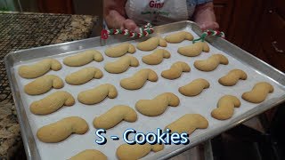 AMARETTI COOKIES  How to Make Chewy Italian Almond Cookies [upl. by Akinirt]