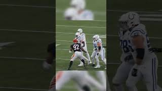 When a NFL Player Tries To Take on An Offensive Line ALONE 🤣🍿 nfl shorts [upl. by Det30]