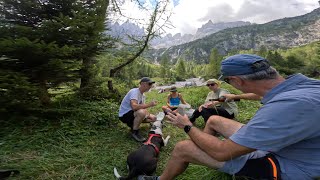 camminata verso il rifugio lunelli in mezzo al bosco con Albert e famiglia [upl. by Nahshu241]