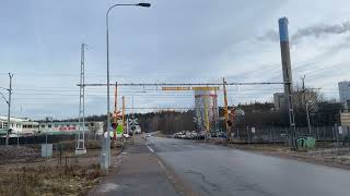 Järnvägsövergång i Växjö med Ötåg och SJ Regional  Swedish level crossing [upl. by Kissiah]