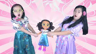 Kids play doll and transform into Disney Encanto Mirabel and Isabela [upl. by Laurianne]