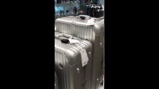 ドイツでRIMOWAのスーツケースを買うと本当に安いのか！？ [upl. by Fatimah466]