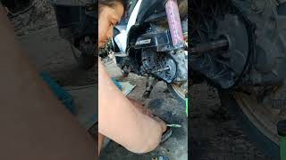 nagpalit ng oilseal  dahil tumagas un gear oilmio i 125 jhayampm motovlog [upl. by Hanselka771]