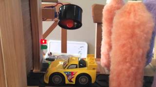 Automatic play car wash scale model [upl. by Neils]