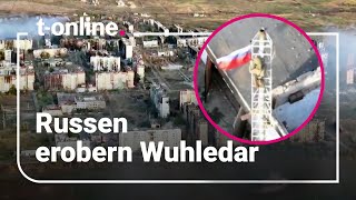 KremlTruppen stoßen vor Ukrainer aus Wuhledar geflüchtet – hier hissen Russen ihre Flagge [upl. by Nyladnor]