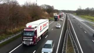 Truckers voeren actie op snelweg [upl. by Auvil632]