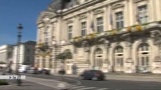 Hervé Gourdel les drapeaux mis en berne [upl. by Flagler]