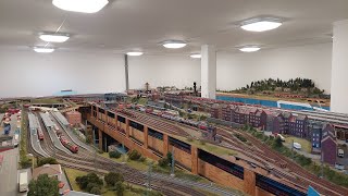 H0 riesige moderne und private Multideck Märklin Modelleisenbahn  XXL Fahrvideo von Suedbahnler [upl. by Berthold267]