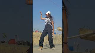 Traag✨ youtubeshorts dance shorts traag [upl. by Ilenay]