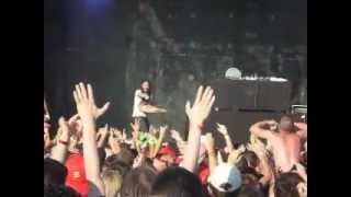 Steve Aoki lance un BIG gâteau dans le public Live Au Festival Fête Du Bruit 2012 [upl. by Llacam872]