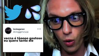 Jamie Campbell Bower lê TWEETS SEDENTOS sobre o Vecna [upl. by Ilak]