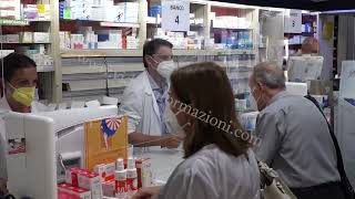 Aumentano a Napoli i positivi per covid in farmacia tamponi raddoppiati [upl. by Nnayar]