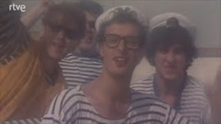 AQUI NO HAY PLAYA videoclip oficial  The Refrescos en RockoPop 26 Junio 1989 [upl. by Ramey837]