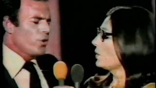 NANA MOUSKOURI Y JULIO IGLESIAS CUCURRUCUCU PALOMA [upl. by Enail]