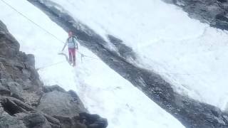 Alpiniste très imprudent dans le Grand Couloir [upl. by Ellehcit]