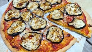 Receta de pizza con berenjena aceitunas y queso provolone [upl. by Nonnel]