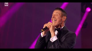 Francesco Gabbani  Ci vuole un fiore 21042023 [upl. by Rauscher]