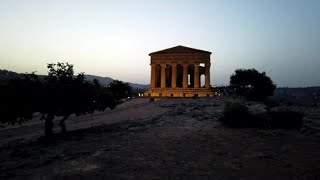 La Valle dei Templi di Agrigento diventa un giardino [upl. by Negrom90]