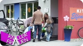 Fahrservice  Knallerfrauen mit Martina Hill  Die 3 Staffel [upl. by Suiramaj]