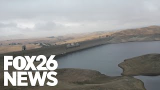 Millerton Lakes water level plunges to 28 capacity leaving boats stranded in mud [upl. by Benil]