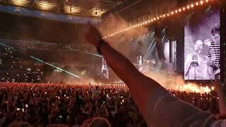 Blur  The Universal 090723 closing song Wembley Stadium live 2023 [upl. by Heddi80]