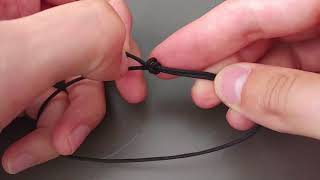 Comment faire un nœud de bracelet coulissant [upl. by Nevanod]