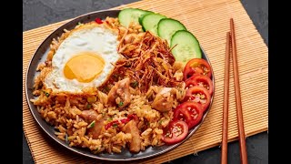 Ontdek Hoe je Zelf SurinaamsIndonesische Nasi Goreng Maakt  Recept en Kookgeheimen [upl. by Aliuqehs470]