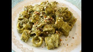 Calamarata al pesto di friarielli  Le video ricette di Lara [upl. by Nolyd]