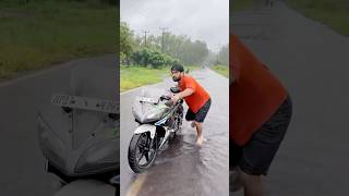 Barish ke side Effects kuch Es tarah hote hai ⛈️🌪️ comedy funny barish youtubeshorts shorts [upl. by Eaton]