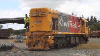 Rerailing KiwiRail DCP4830 and the turning of DC4790 on the Otiria Triangle [upl. by Esihcoc]