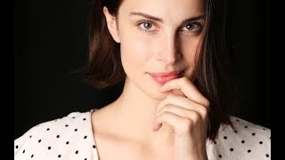 Who is Heida Reed   Poldark Tv Series [upl. by Nahsez]