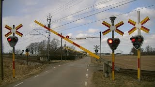 Spoorwegovergang Kvidinge S  Railroad crossing  Järnvägsövergång [upl. by Kasey]