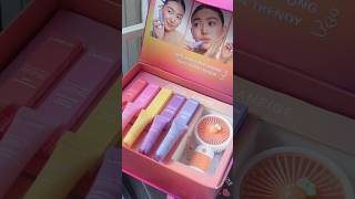 Laneige lip glowy balm [upl. by Wanyen867]