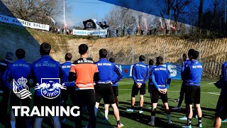 ENTRENAMIENTO  Afición y equipo juntos a por el Leipzig  Europa League  Real Sociedad [upl. by Eusassilem]