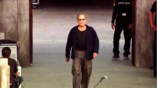 Adriano Celentano  Video Extra Ufficiale  Prove Live Verona lentrata di Adriano [upl. by Cutcliffe]