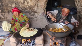 Love Story in a Cave  Old Lovers Living in a Cave Like 2000 Years Ago  Village life in Afghanistan [upl. by Madda]