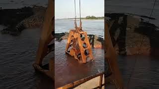 The working process of grab bucket of grab dredger [upl. by Fairley]