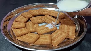 10 ರೂಪಾಯಿ ParleG ಬಿಸ್ಕೆಟ್ ಯಿಂದ ರುಚಿಯಾದ ಒಂದು ರೆಸಿಪಿ  Biscuit Recipe  Instant Sweet Recipe  Cake [upl. by Meuse]