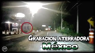 ALGO ATERRADOR aparecio en una CARRETERA en MEXICO  Recopilacion de videos de terror [upl. by Elijah]