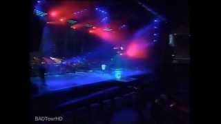 Michael Jackson  Thriller Live Royal Brunei 1996 FanMade Live Vocales [upl. by Corliss105]