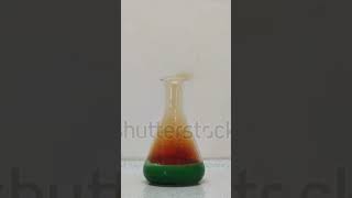 Chemisches Experiment Salpetersäure HNO3 und KupferCuexperiment schule chemie [upl. by Anaila]