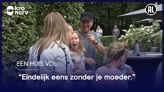 Johan is een dag op de camping met de kinderen  Een huis vol [upl. by Derinna]