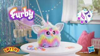 La peluche interactive Furby Tie and Dye est chez Smyths Toys [upl. by Elephus]