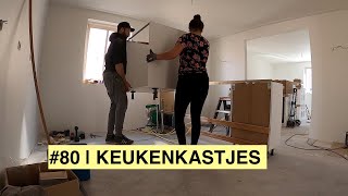 IKEA KEUKENKASTJES VERMAKEN  Daar komt de keuken  KLUSVROUW 80 [upl. by Tish]