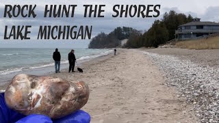 A Cold 2024 Rock and Fossil Hunt Along the Shores of Lake Michigan rocks fossil [upl. by Voe]