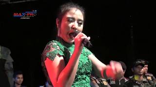 Karang Cinta Voc Rere Amora MONATA LIVE PEMALANG 2017 SEASON 2 [upl. by Nauqat]