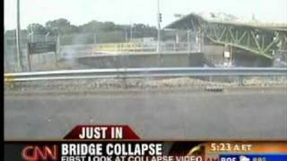 35W Bridge Collapse LIVE VIDEO ACTUAL Minneapolis Minnesota [upl. by Kentiga317]