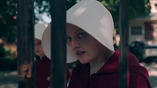 The Handmaids Tale  Offred conhece Ofglen dublado [upl. by Ahseem269]