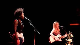 Singing You Through  Heather Nova  Joy T Barnum  Paris 30102010 [upl. by Lawry85]