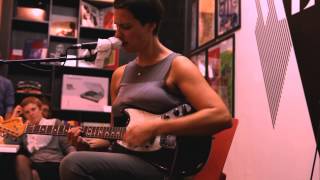 Laetitia Sadier  The Milk of Human Tenderness Live au Walrus Froggys Live [upl. by Assened]